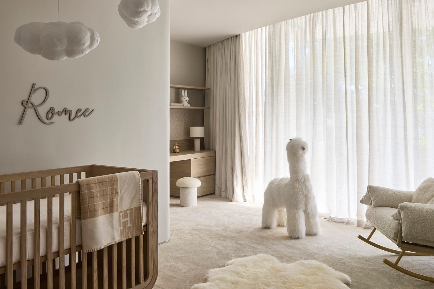 Brighton Sands: Tranquil LA-Inspired Coastal House-9