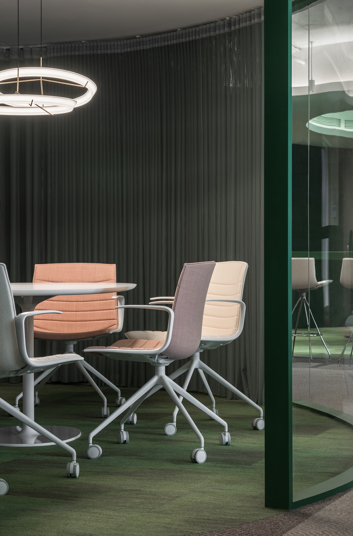 虫子 Amber Meeting 办公室丨中国西安丨红山设计-21