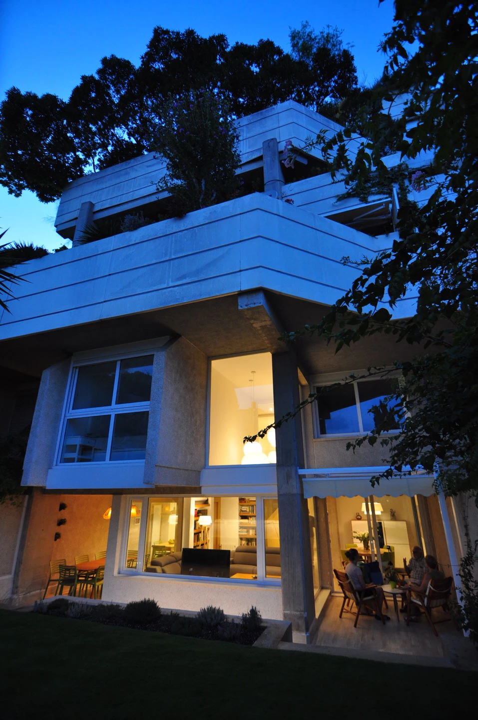 温暖实用的绿意空间复式公寓-46