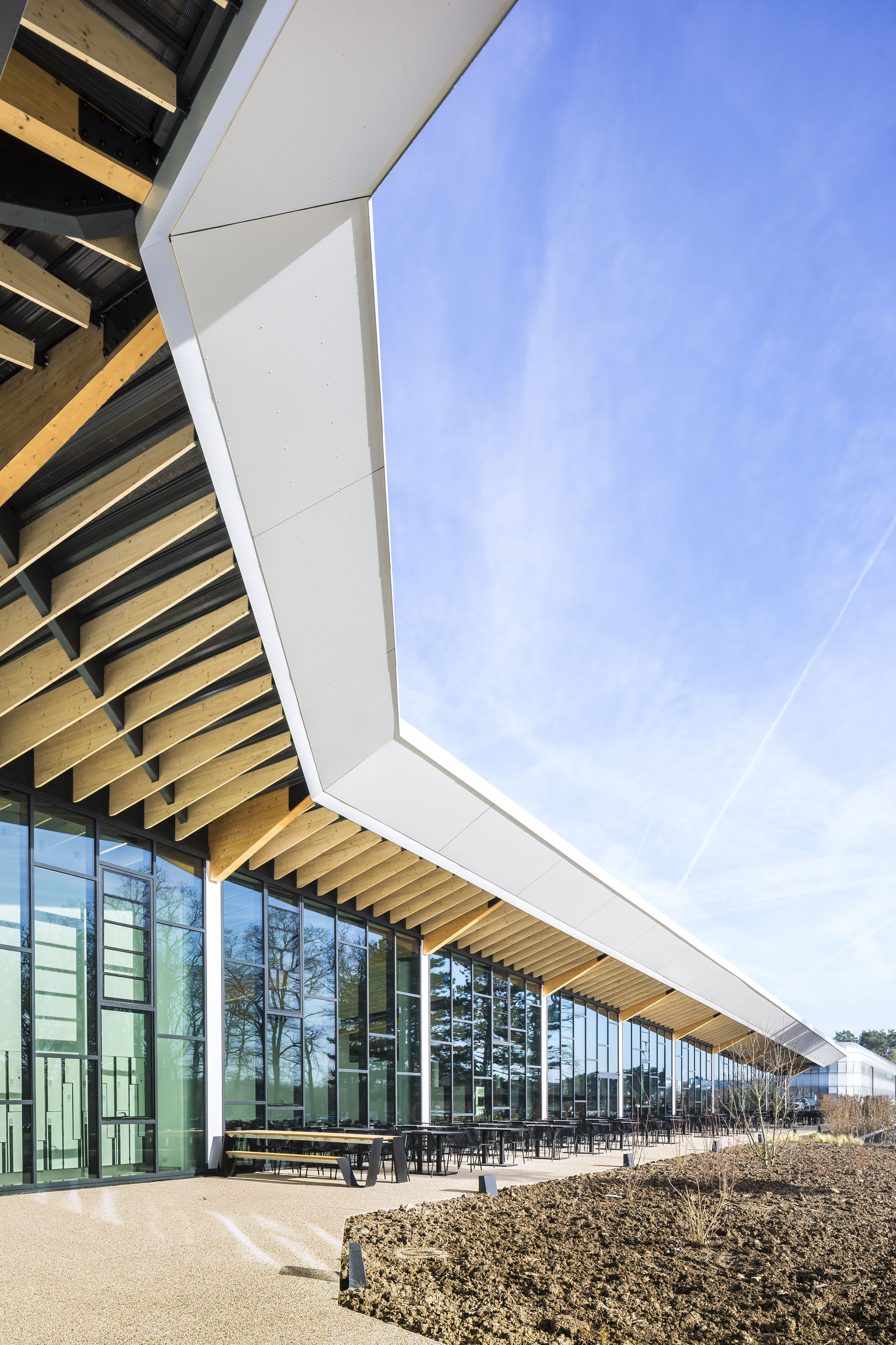 Parfums Christian Dior Company Restaurant  / Palissad Architectures-34