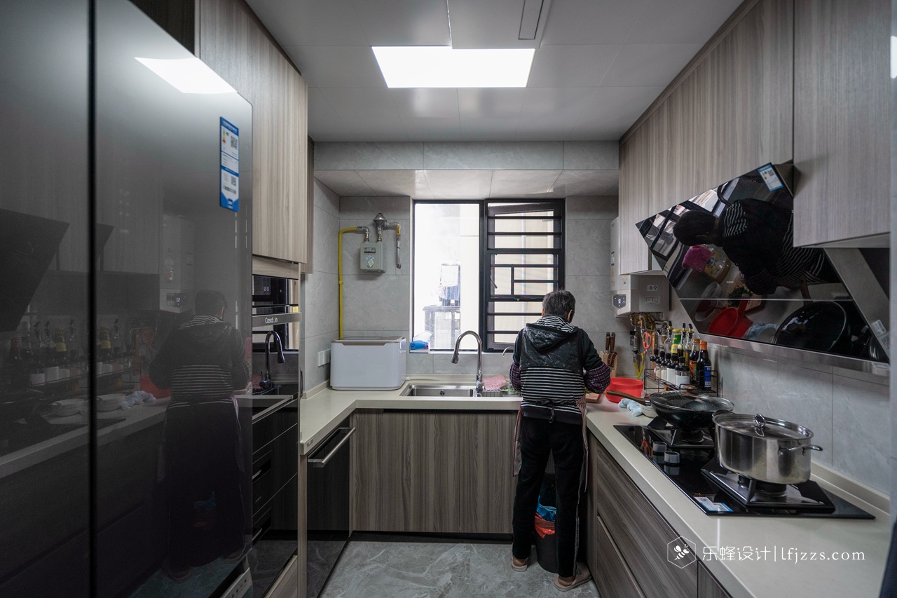 财富城142现代简约                     -9