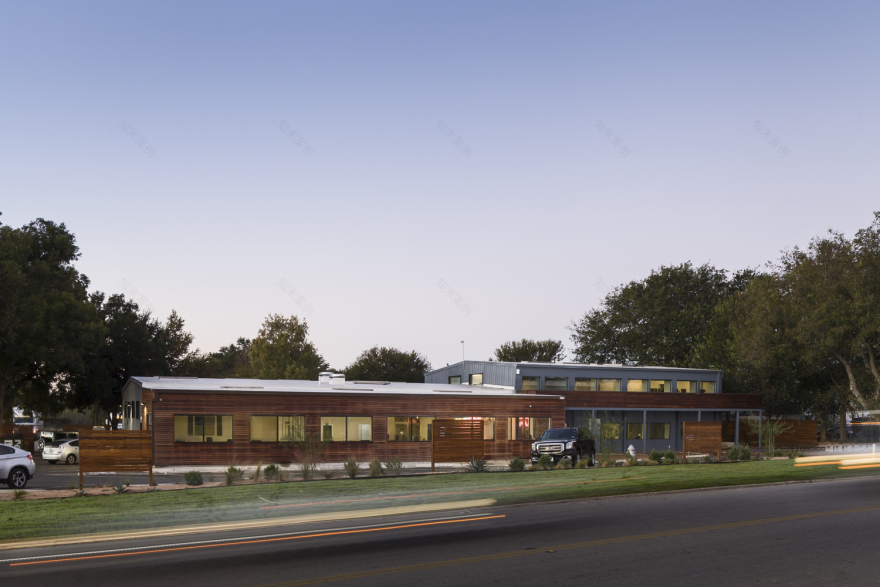 奥斯汀创意办公空间 | 旧仓库的绿色新生-28