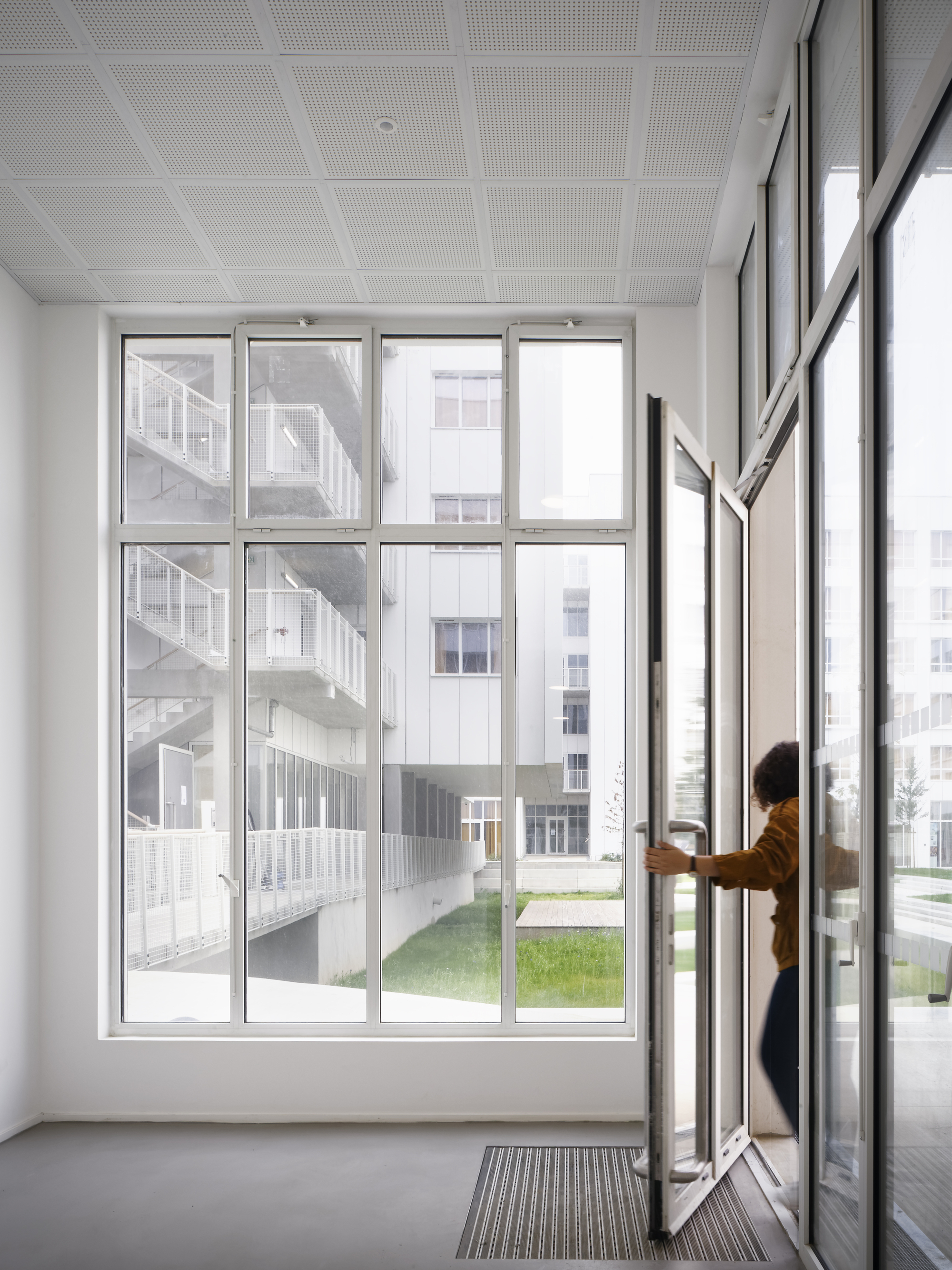 Student Residence  / SOA Architectes-27