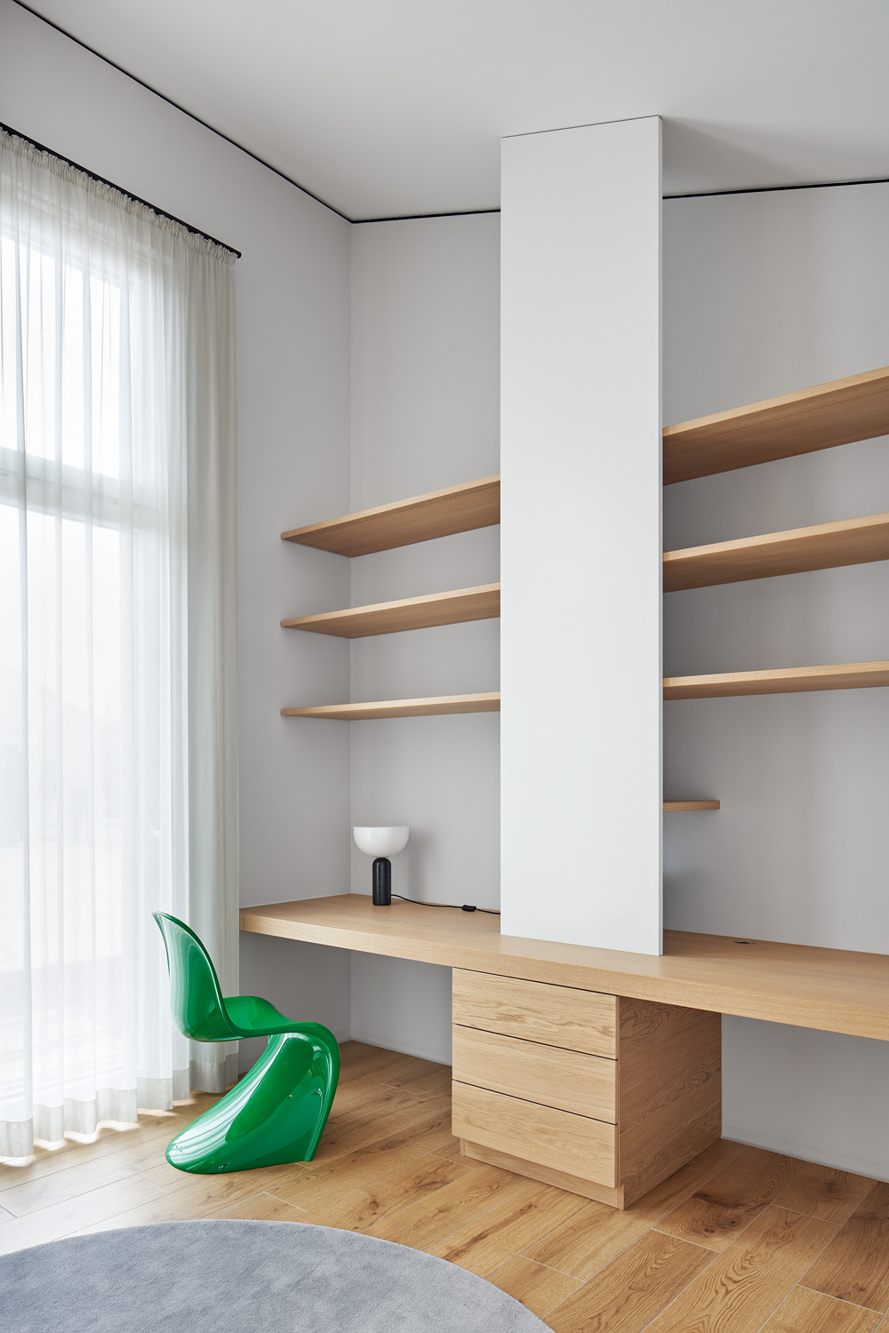 带开放式布局的独栋住宅  buerohauser-64