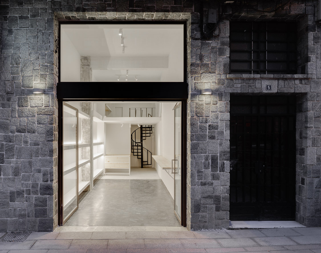 《LAM Agency  Marcos Miguélez》- 打造双层空间，实现商业与住宅的完美融合-38