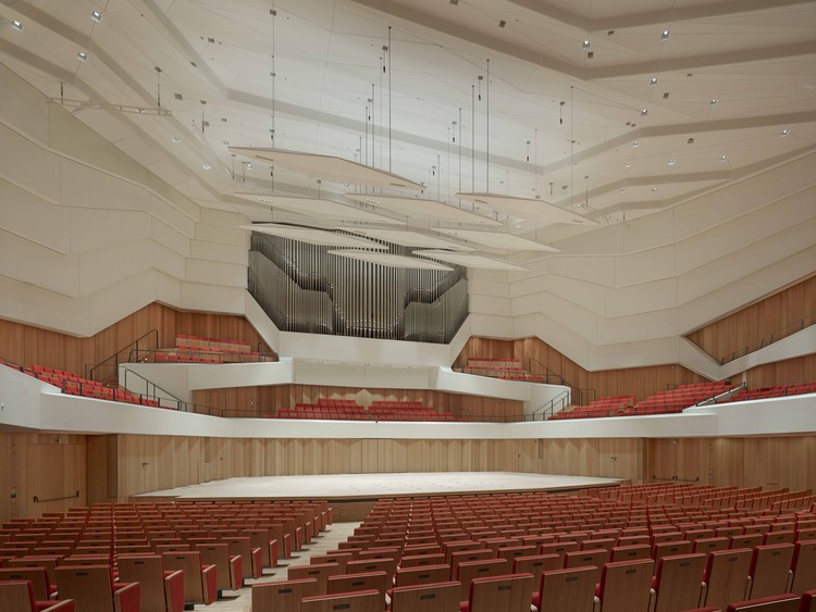 德累斯顿文化宫音乐厅——历史与现代的和谐对话-2