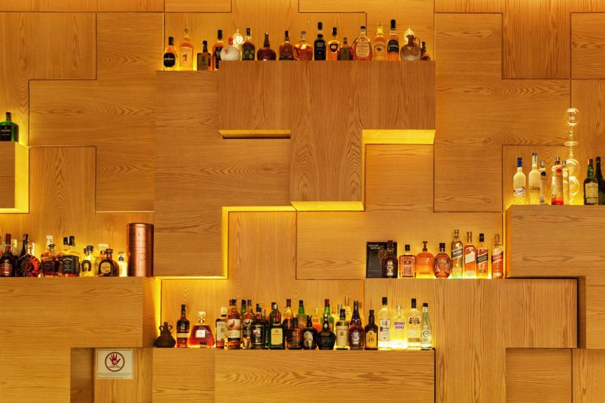 木质格栅营造温馨餐饮空间——巴西 Tre Bicchieri JK 餐厅-14