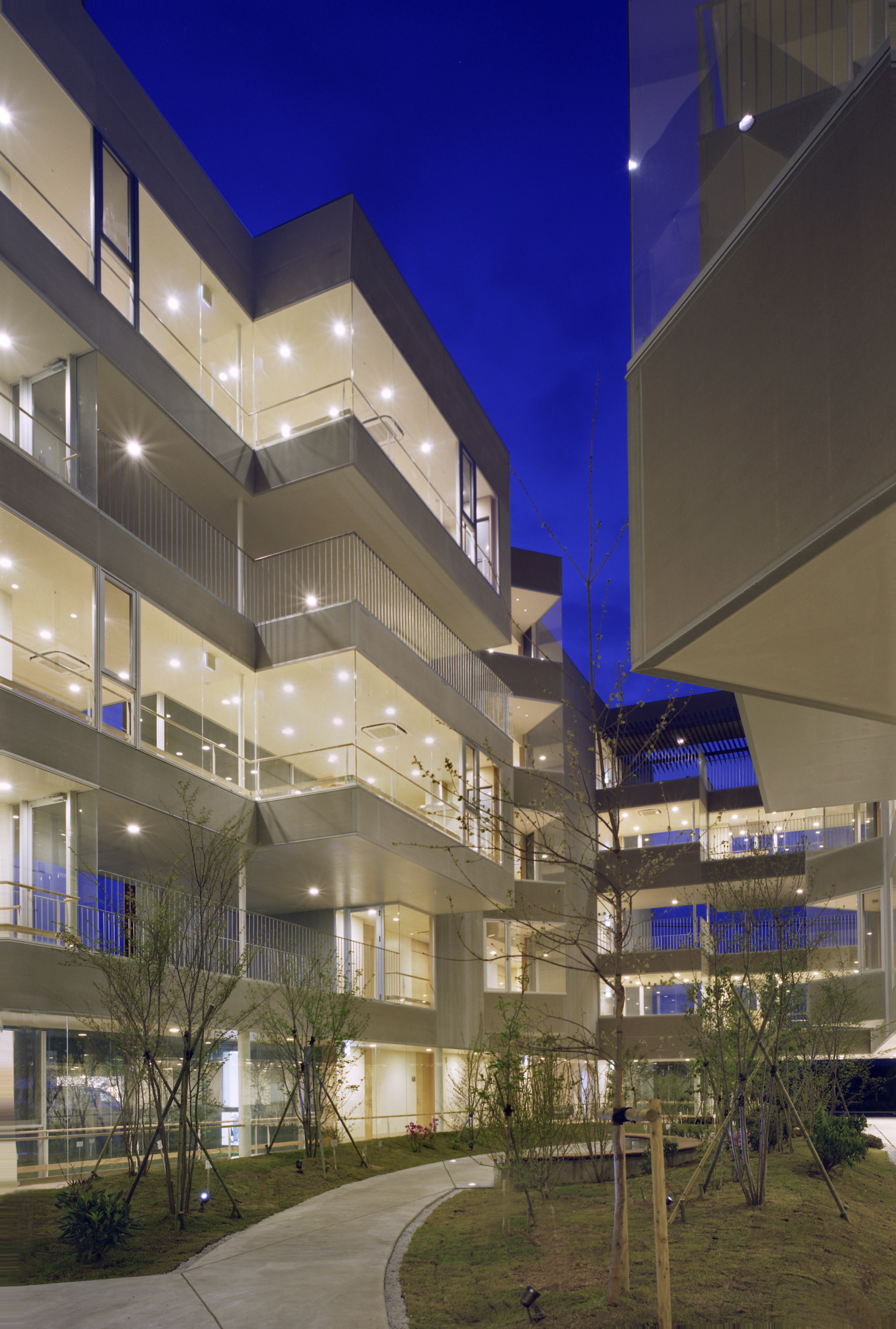 福井山峦间的温馨养老院-22