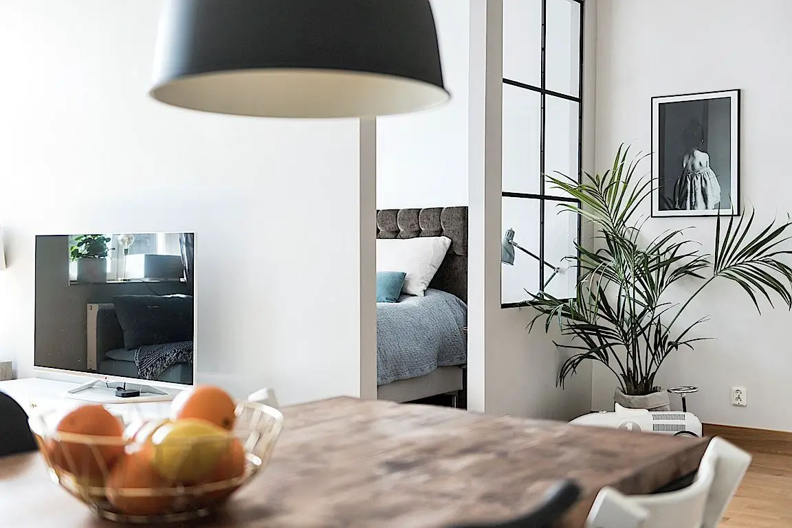 瑞典公寓巧变三居室-7