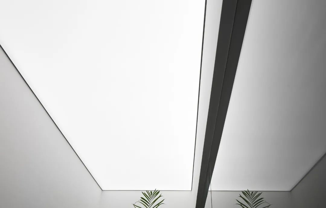 直与曲的交汇，纯粹而律动的空间丨正方良行-48