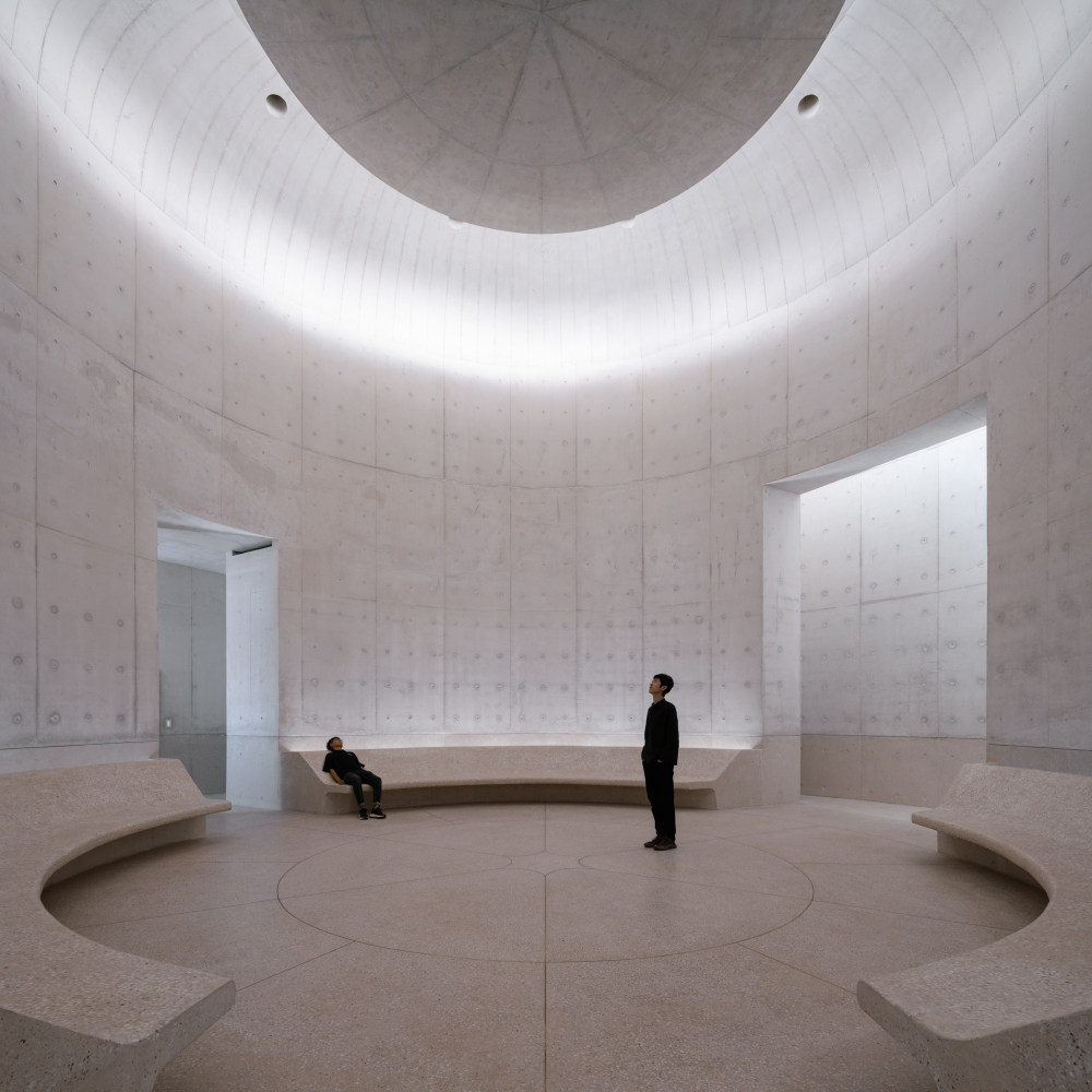 降落在阿那亚广场上精密音乐盒子的混凝土礼堂设计丨中国秦皇岛丨直向建筑-27
