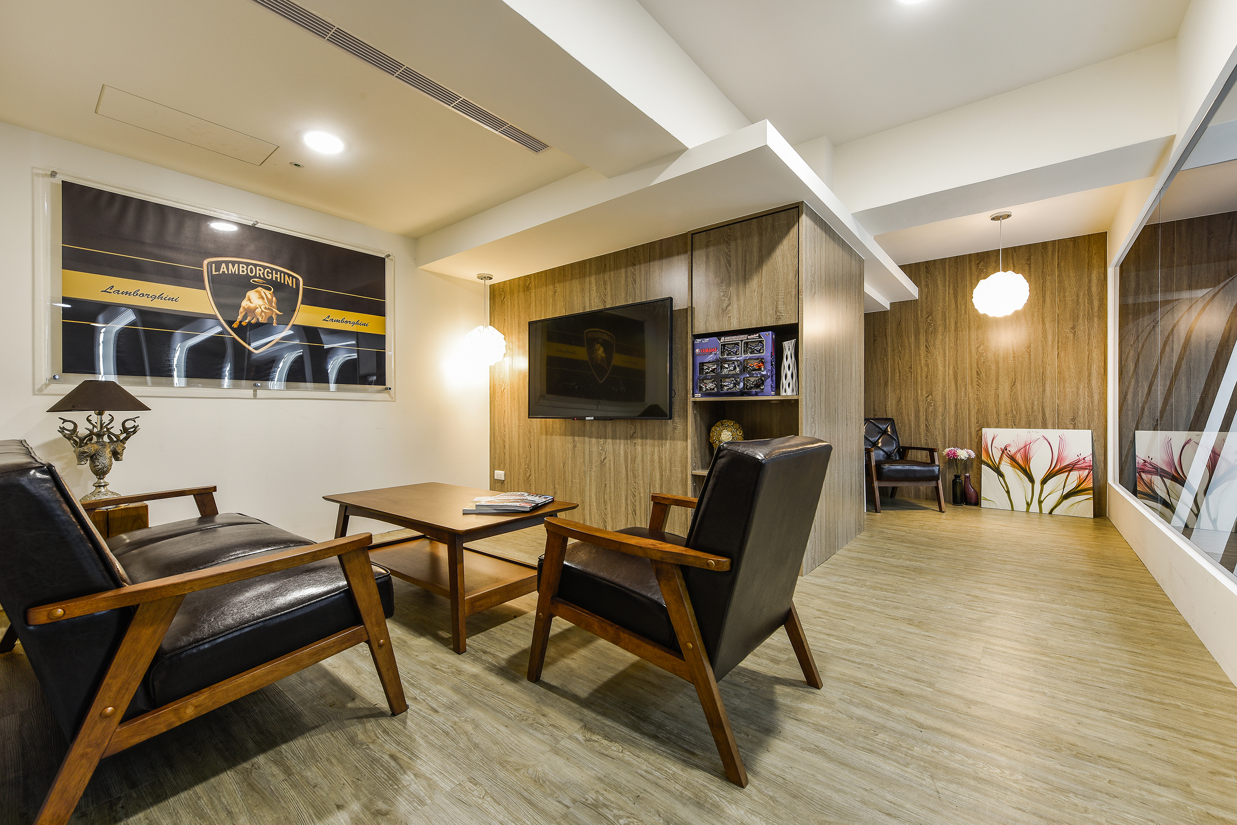 颠覆传统的汽车展厅设计-15