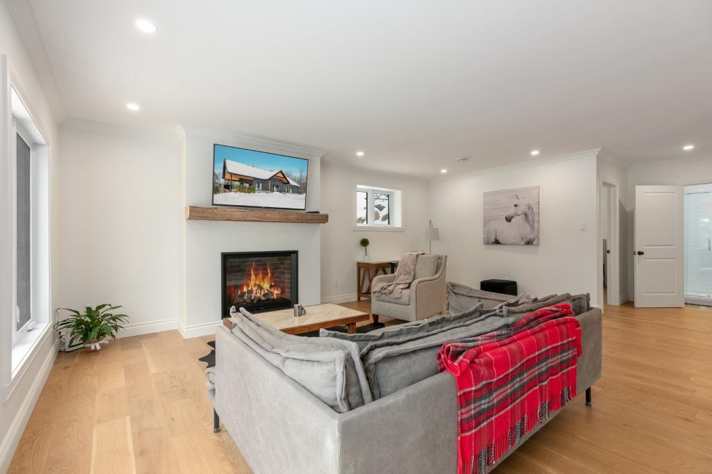 LacBrome地区农舍风格新住宅丨加拿大魁北克丨Joli Joli Design-29