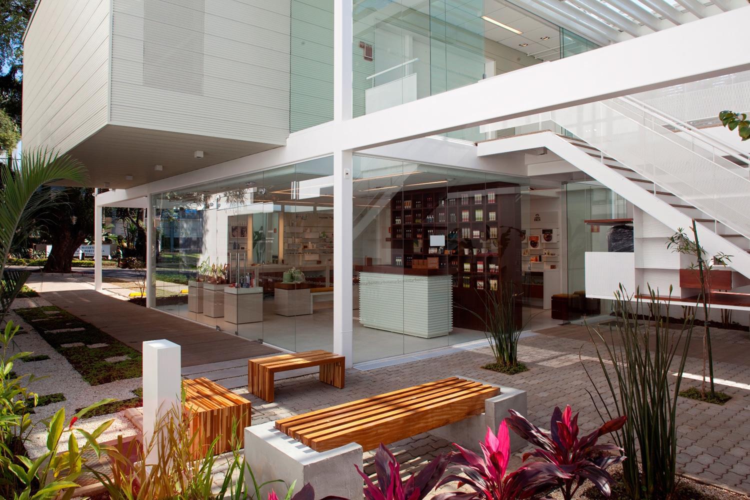 巴西圣保罗 Casa Natura 展示中心 | 环保可持续的创新商业设计-3