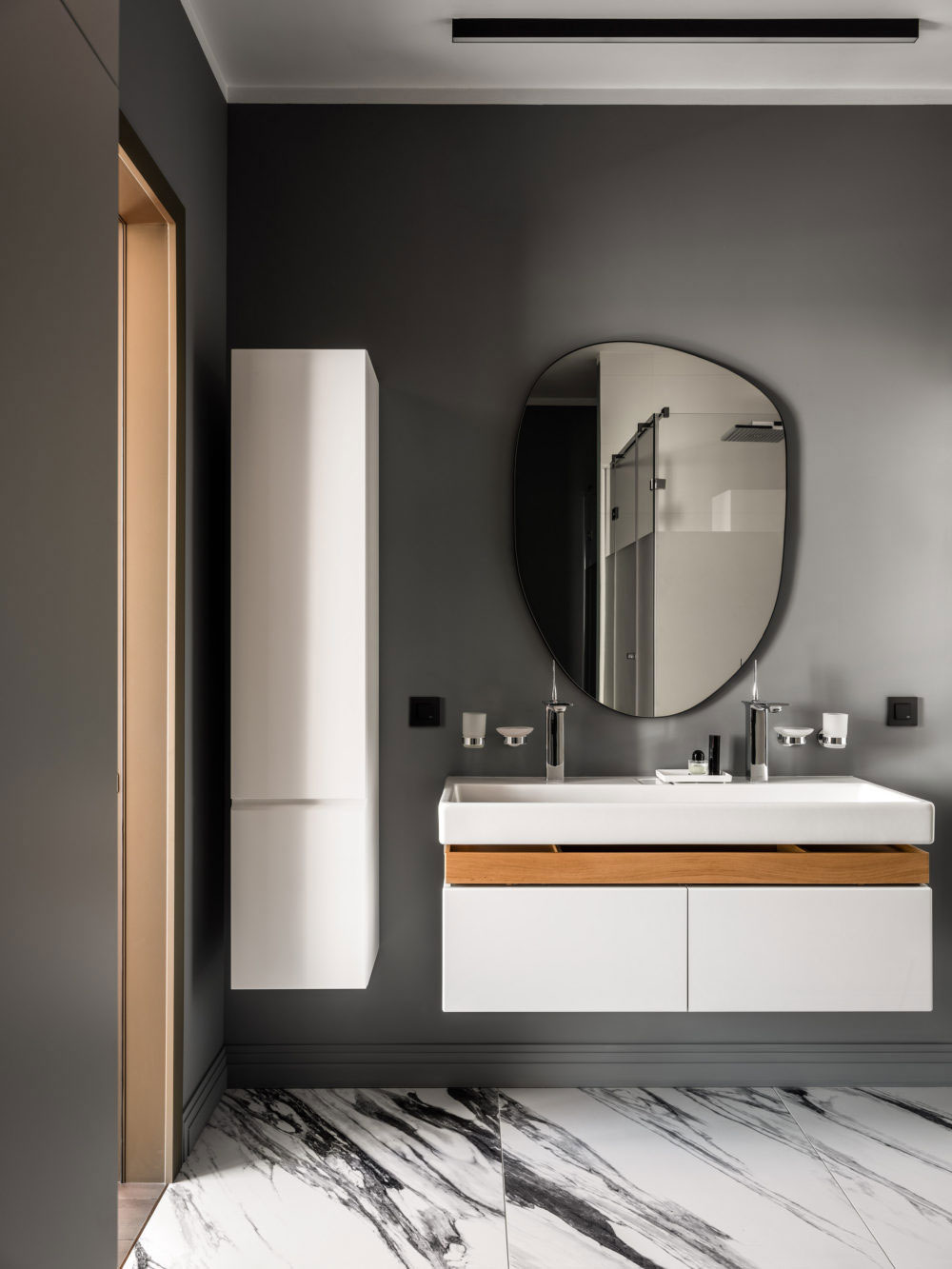 莫斯科 80 平米简约现代公寓，色彩点缀打破灰色空间-15