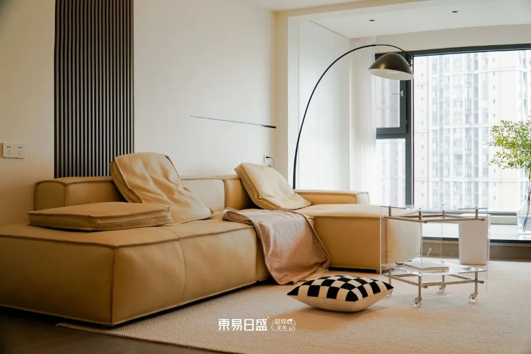 【实景】143㎡现代极简风格：小夫妻的奶油裸感家装，每㎡都藏着惊喜-23