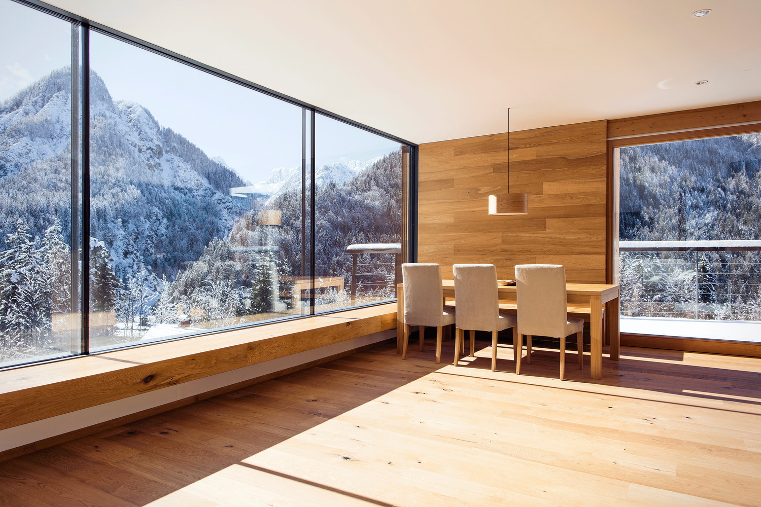 斯洛文尼亚高山度假屋，观景大玻璃墙设计-33