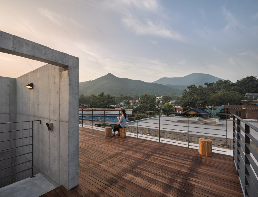 韩国乡村里的现代咖啡屋住宅-8