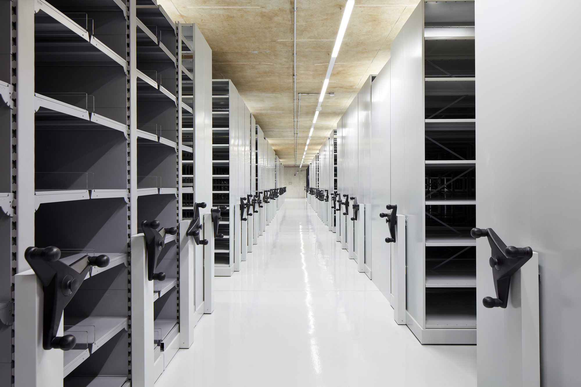 克雷斯恩·科诺档案中心-15