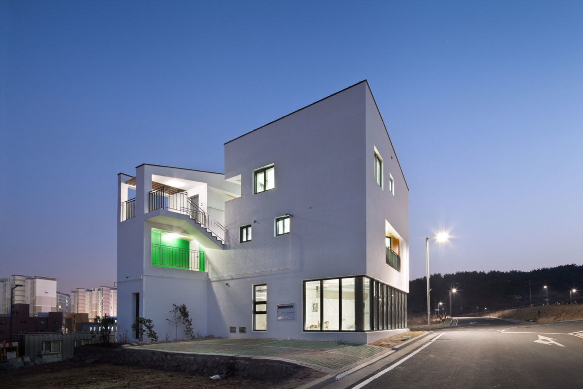 ON Architecture Refurbish a Building in Ulsan, South Korea-27