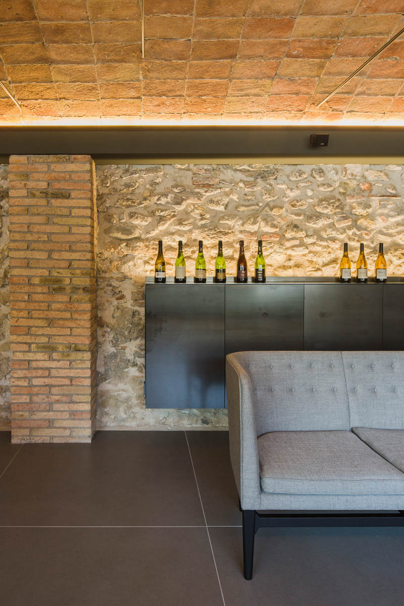 06 10 RECAREDO TASTING AREA-24