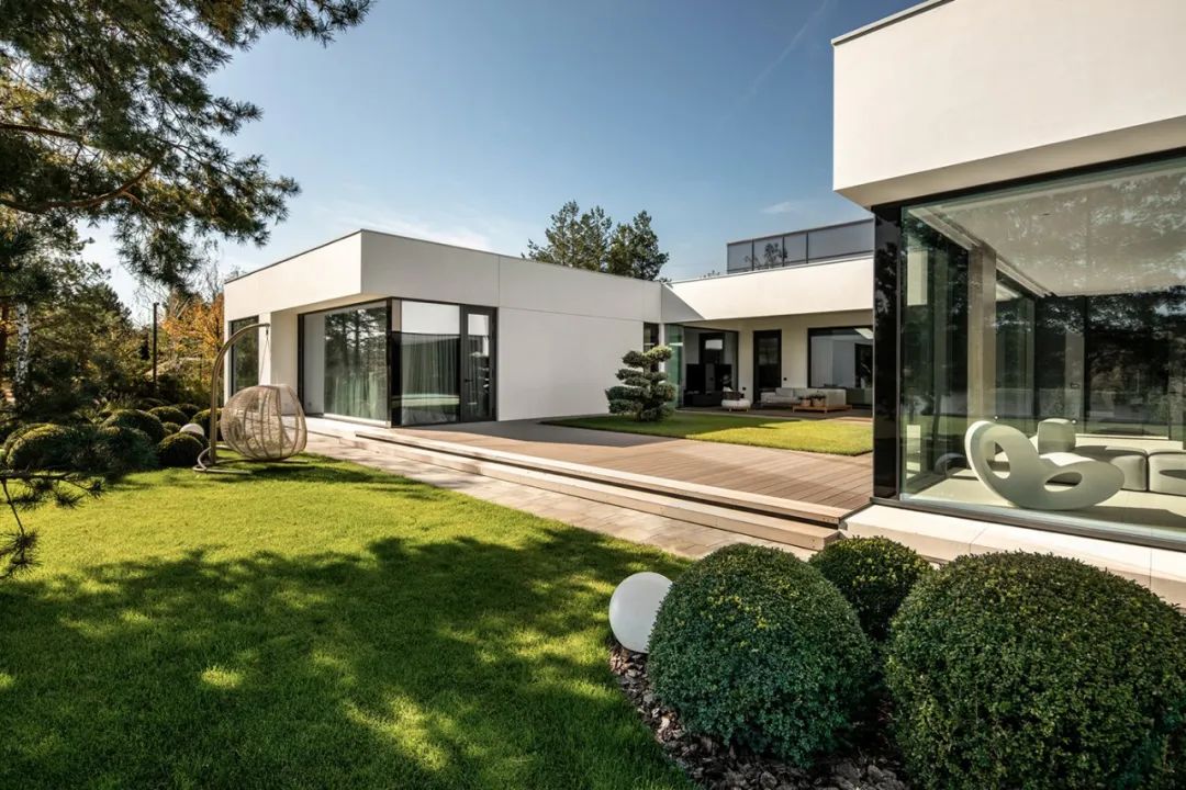 725㎡极简主义别墅,自然之美与生活品质的完美融合-5