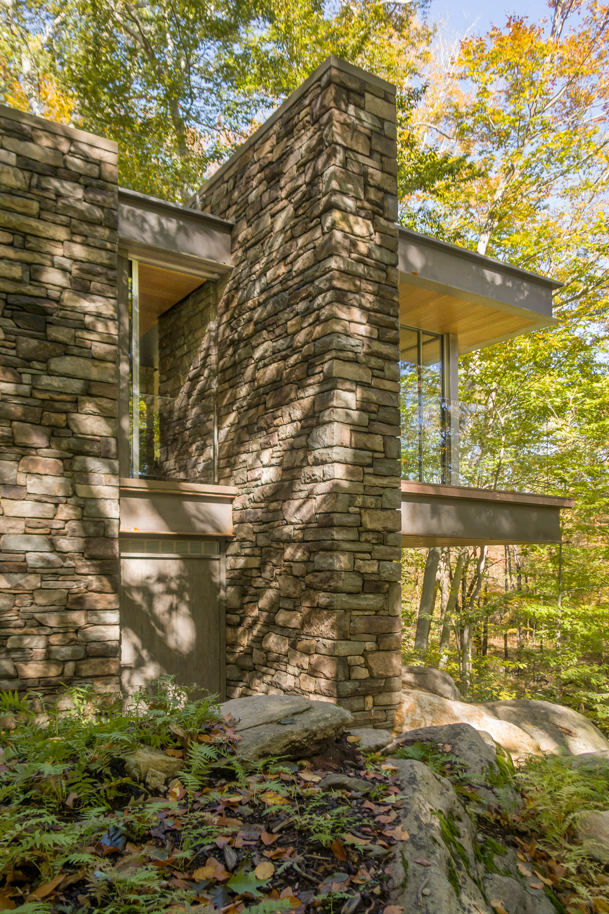 森林中的诗意空间 | Eric J Smith 为诗人打造的嵌入式写作工作室-6