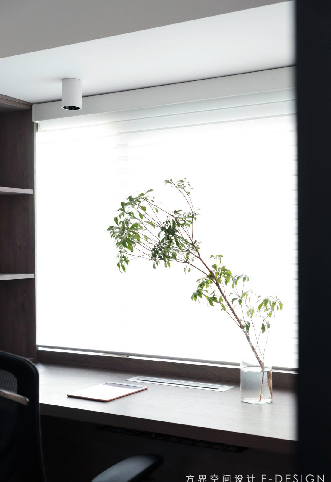 城市乌斯怀亚 · 多功能收纳柜,隐形床的红色空间设计丨阿根廷乌斯怀亚-29