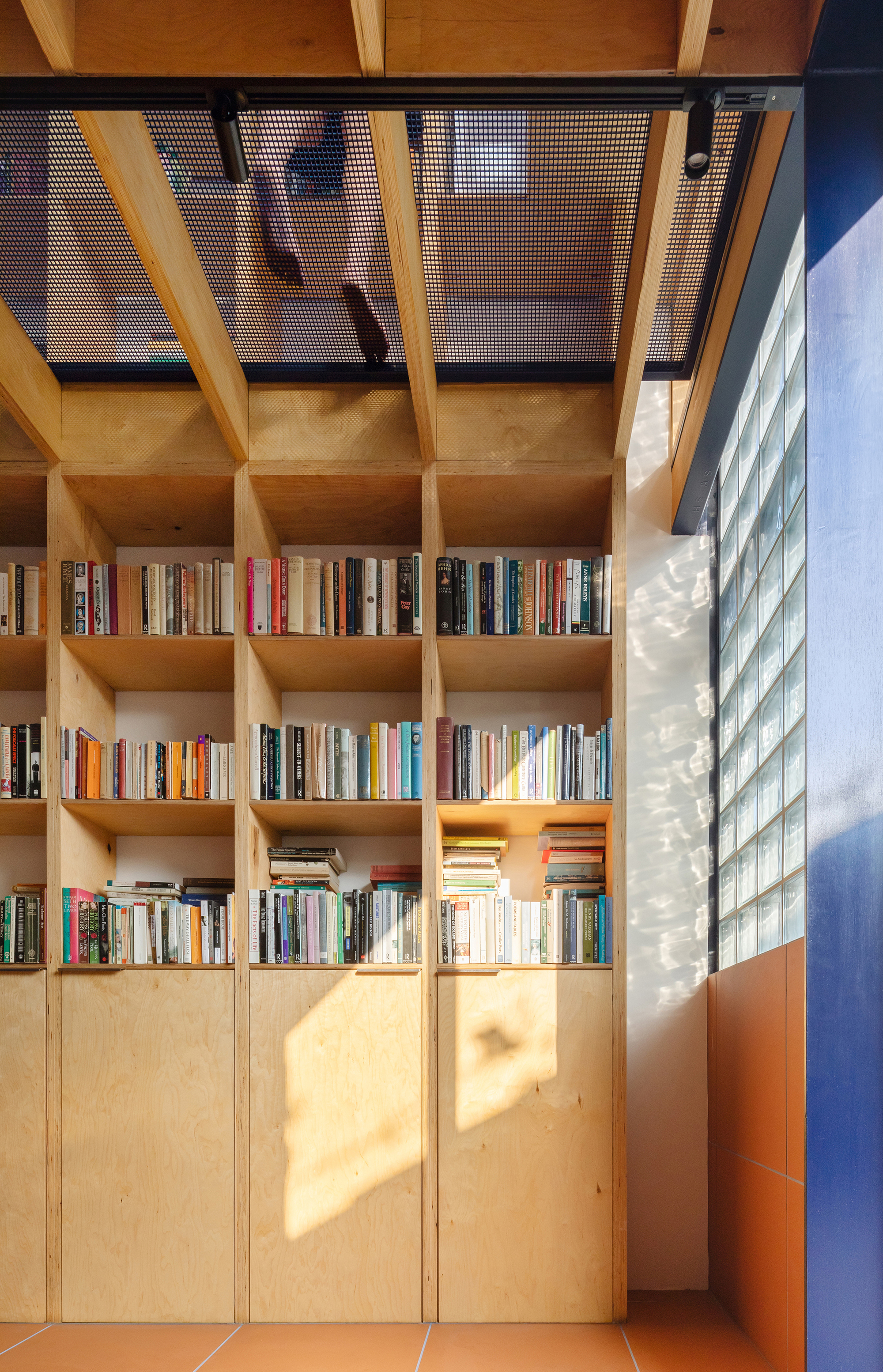 Glassbook House / Sibling Architecture-13