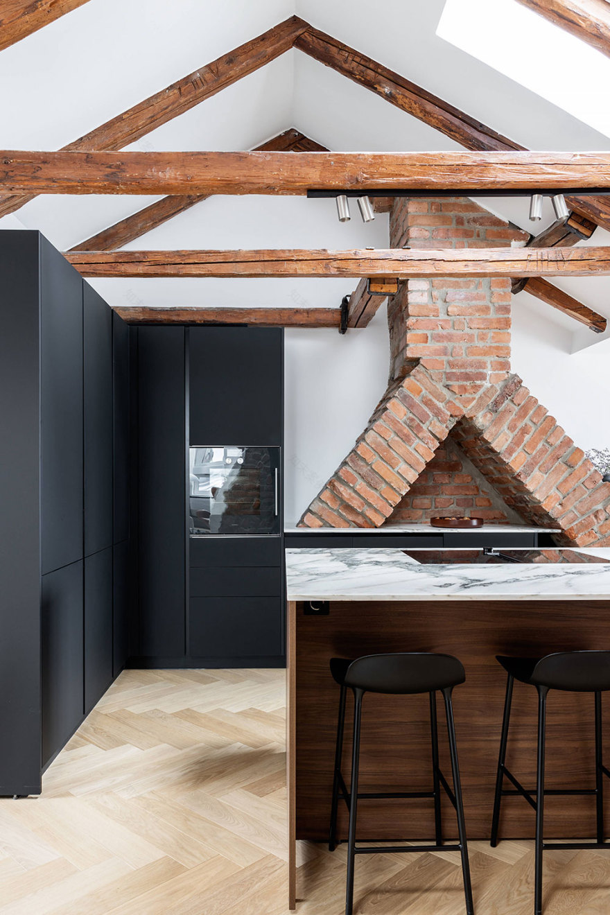 斯德哥尔摩老房子里令人印象深刻的阁楼公寓-16