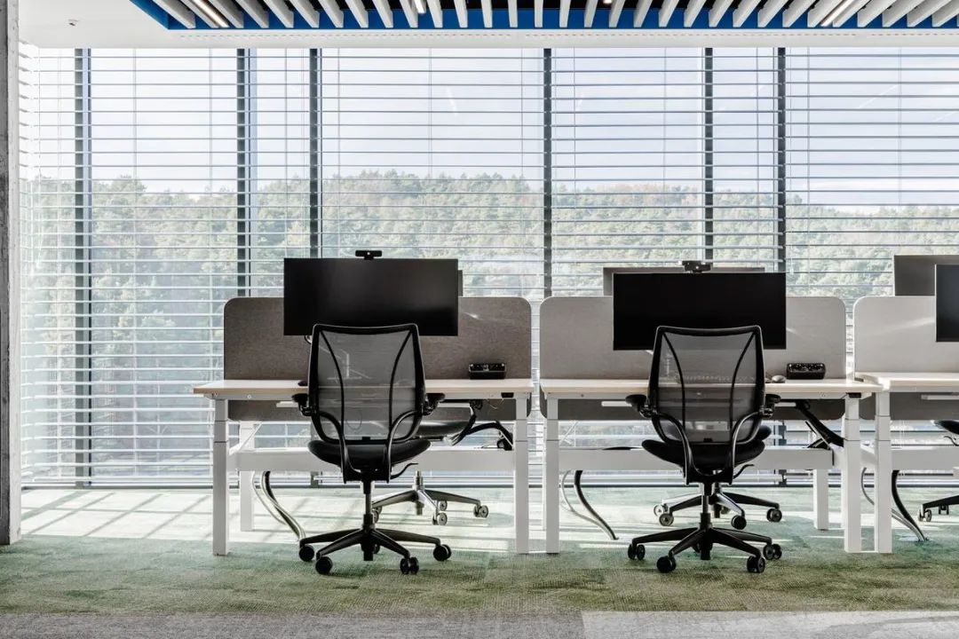 波兰金融公司办公设计丨波兰格丁尼亚丨Workplace-60