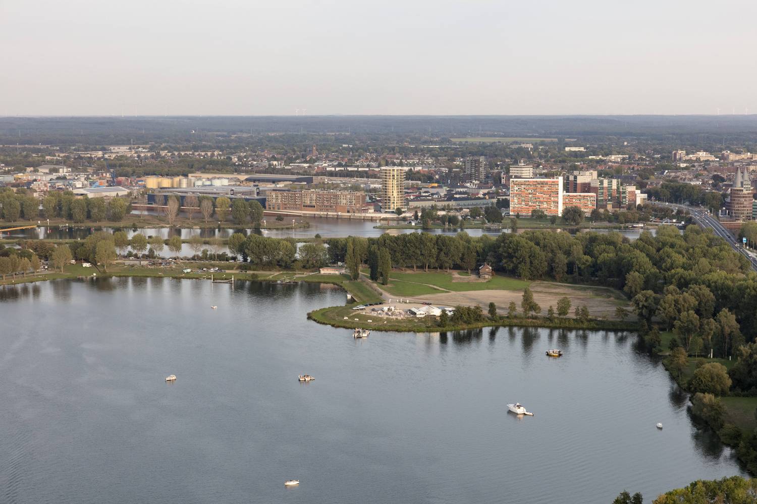 荷兰曼哈顿城市住宅大楼丨Kern Architecten-36