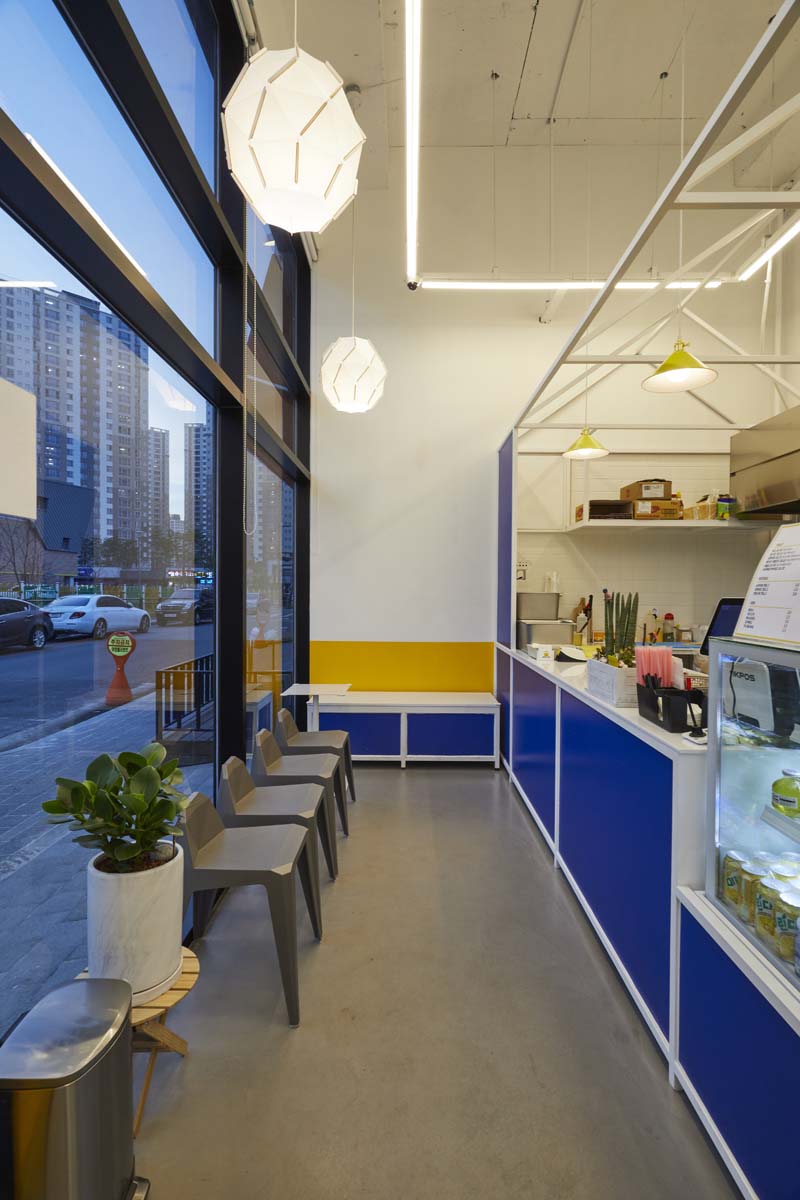 色彩点睛的 8 坪小空间-3