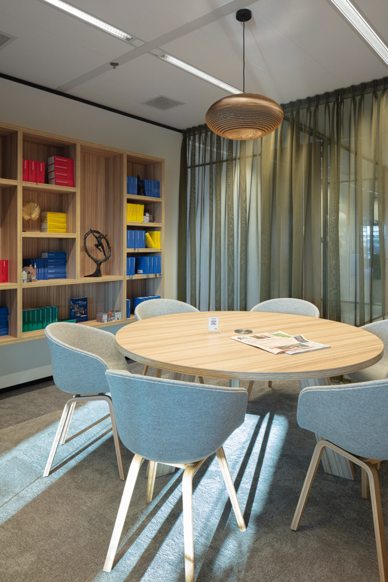 DZAP 打造荷兰 Holla Advocaten 律师事务所温暖办公环境-9