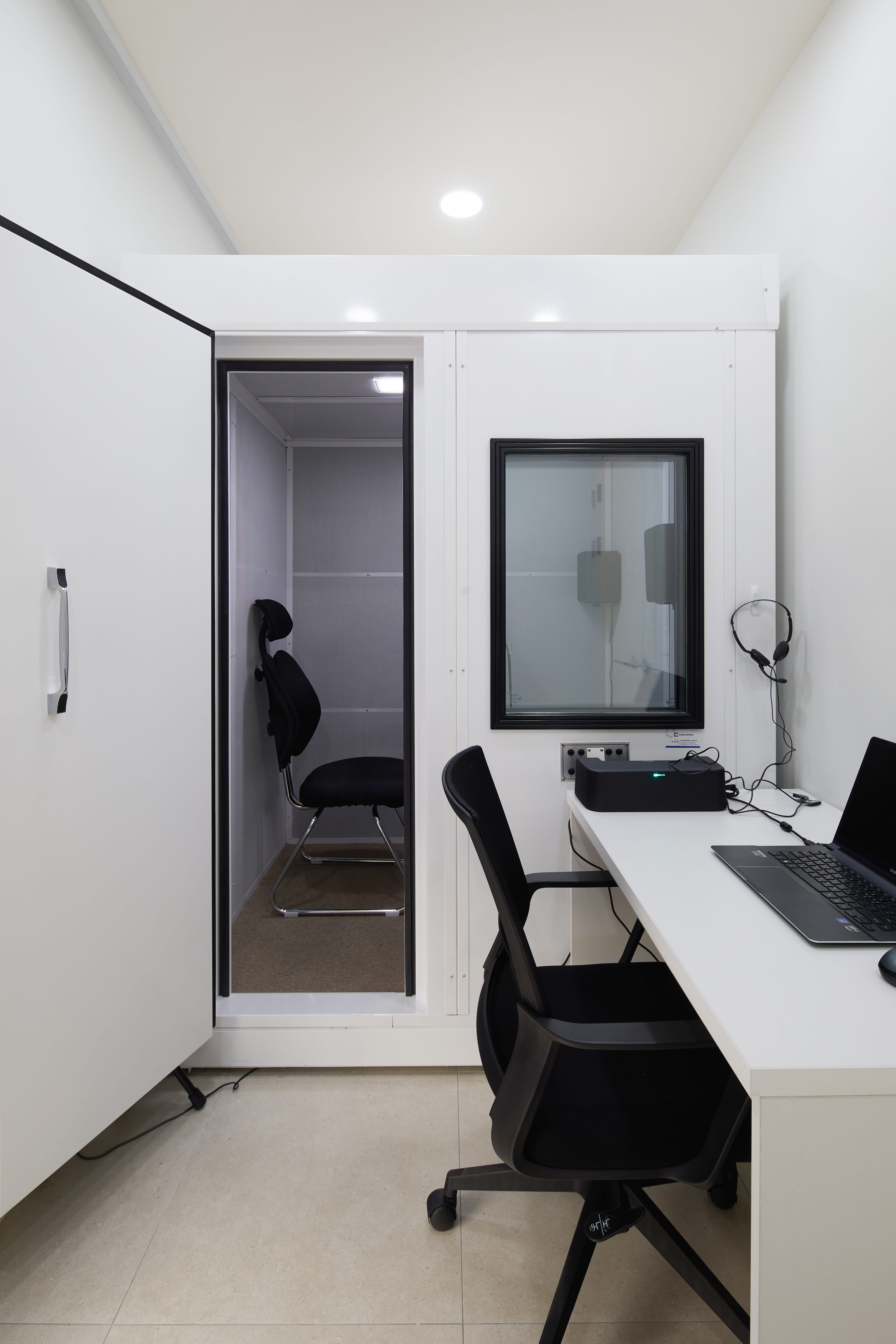 白色木纹 19 平米办公室，极简清新设计风潮-11