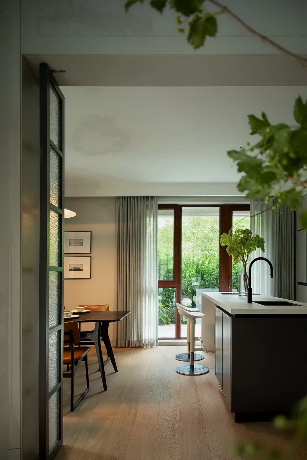 栖于自然与极简之间:一位服装设计师的治愈之家丨中国北京丨尚层装饰-50