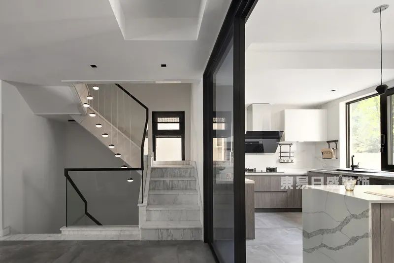 开放式多功能客厅设计，这个北欧风真全能！实拍230㎡北欧风别墅设计-45