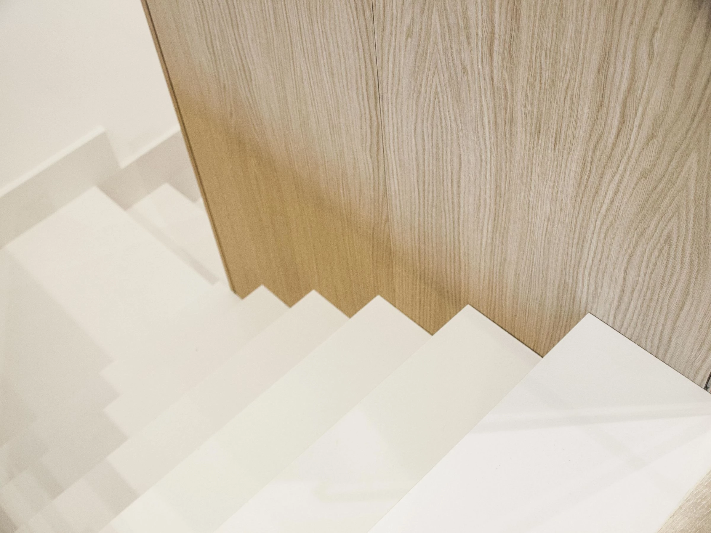 温暖实用的绿意空间复式公寓-29