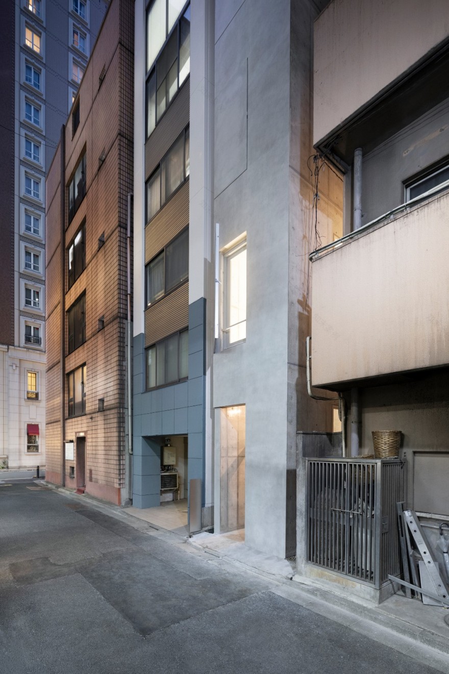 东京银座极简住宅,巷弄间的天空之光-13