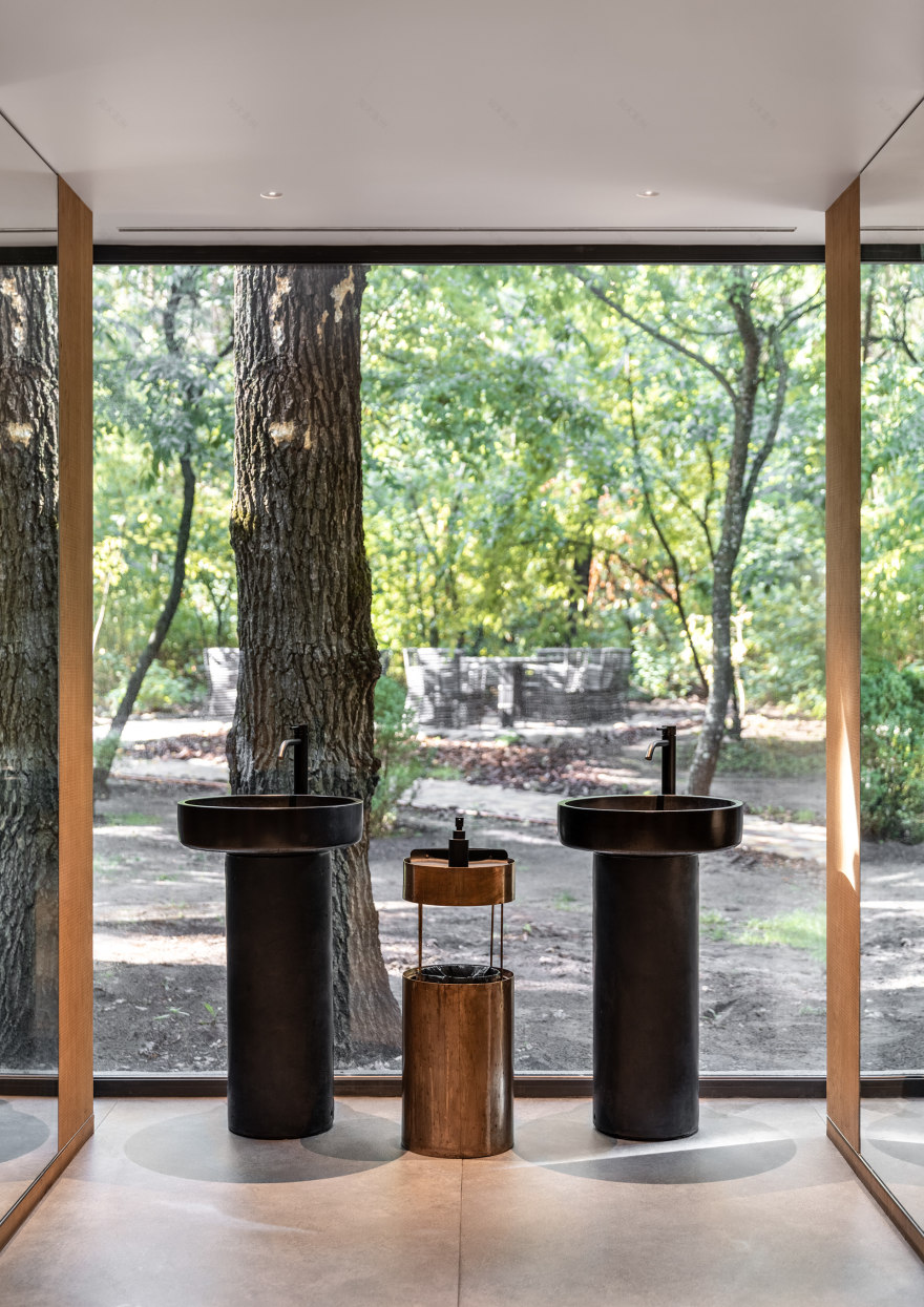 城外餐厅Kupetsky Dvir的露台丨乌克兰基辅-18