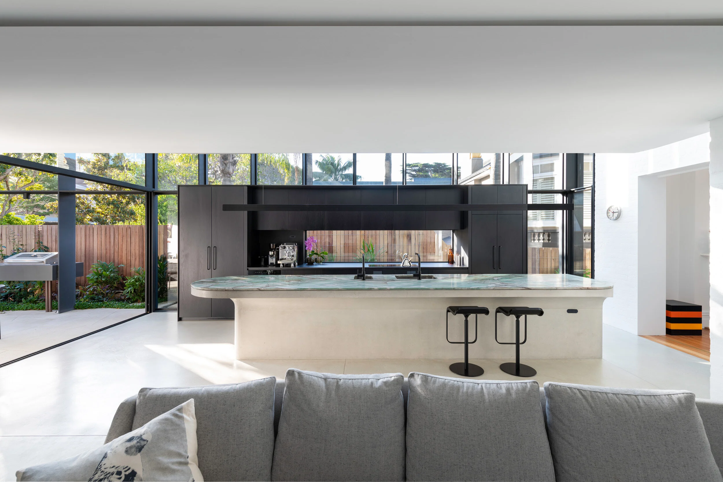 由于TAROELA不是常见的英文词汇，也没有明确的语境表明其含义，难以准确翻译此为明确的错误提示 -17