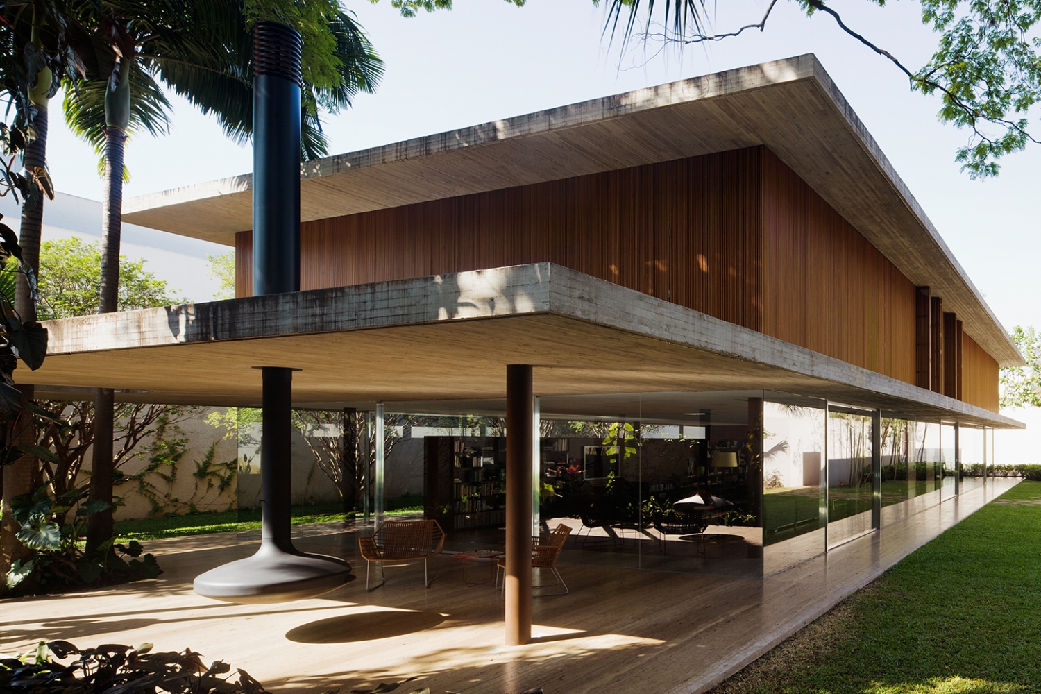 巴西 Toblerone 住宅 | 开放式布局，木结构网格，室内外自由空间-37