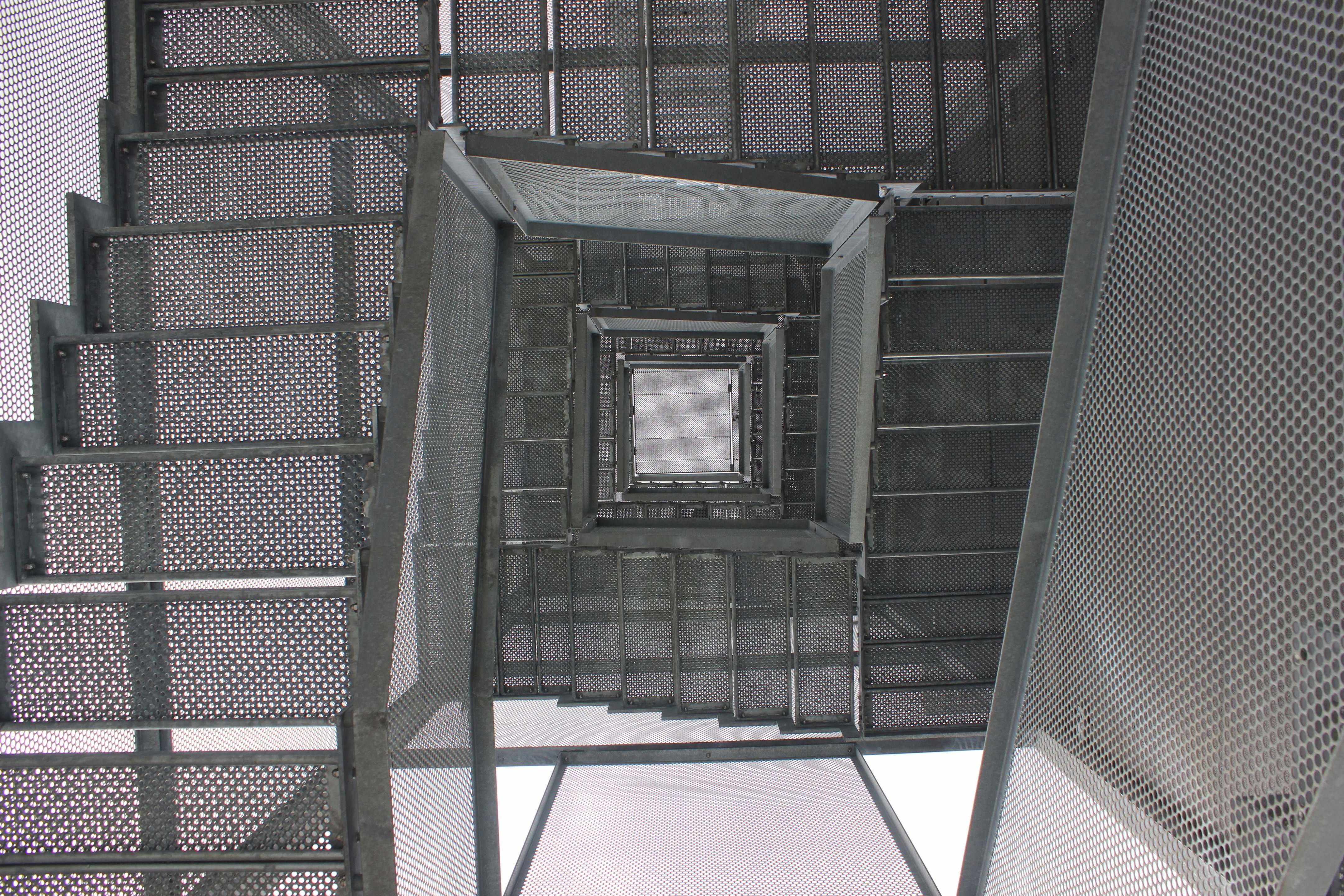 简约功能,环保节能的消防站设计-25