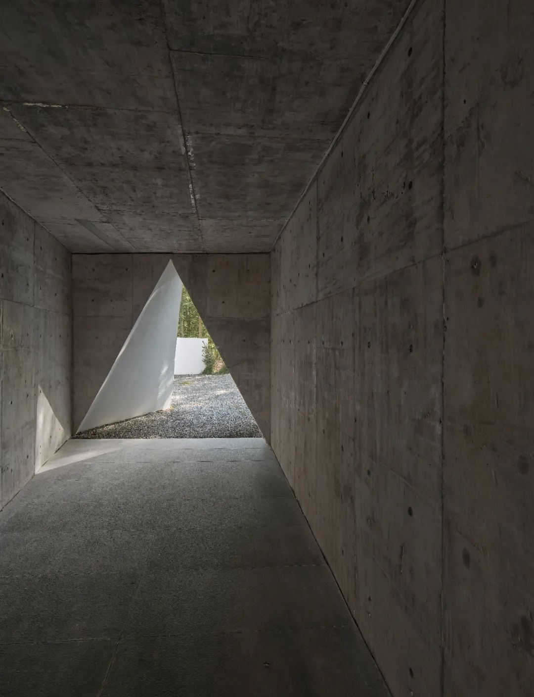 丁鹏文：莫干山的天外来物-荒序民宿丨中国湖州丨尔我空间设计研究室-13