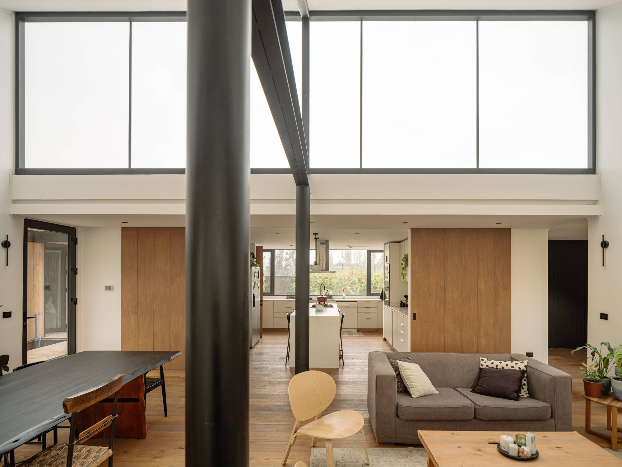 House with Lucarna / Paralelo Transversal-30