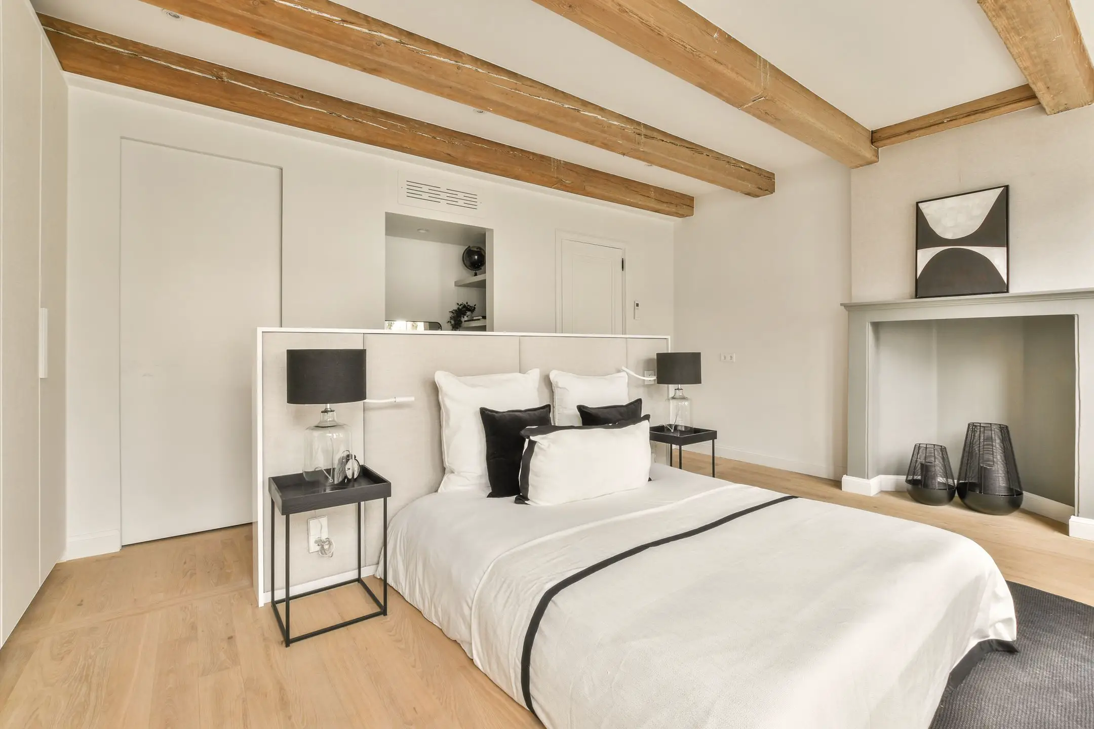 阿姆斯特丹复古多层住宅,黑灰设计诠释日式美学-13