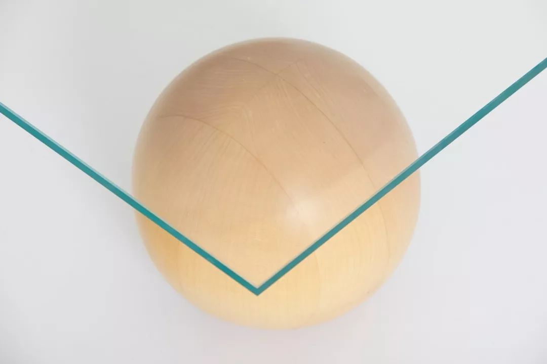 多学科设计大师 Faye Toogood 的手工实验艺术-32