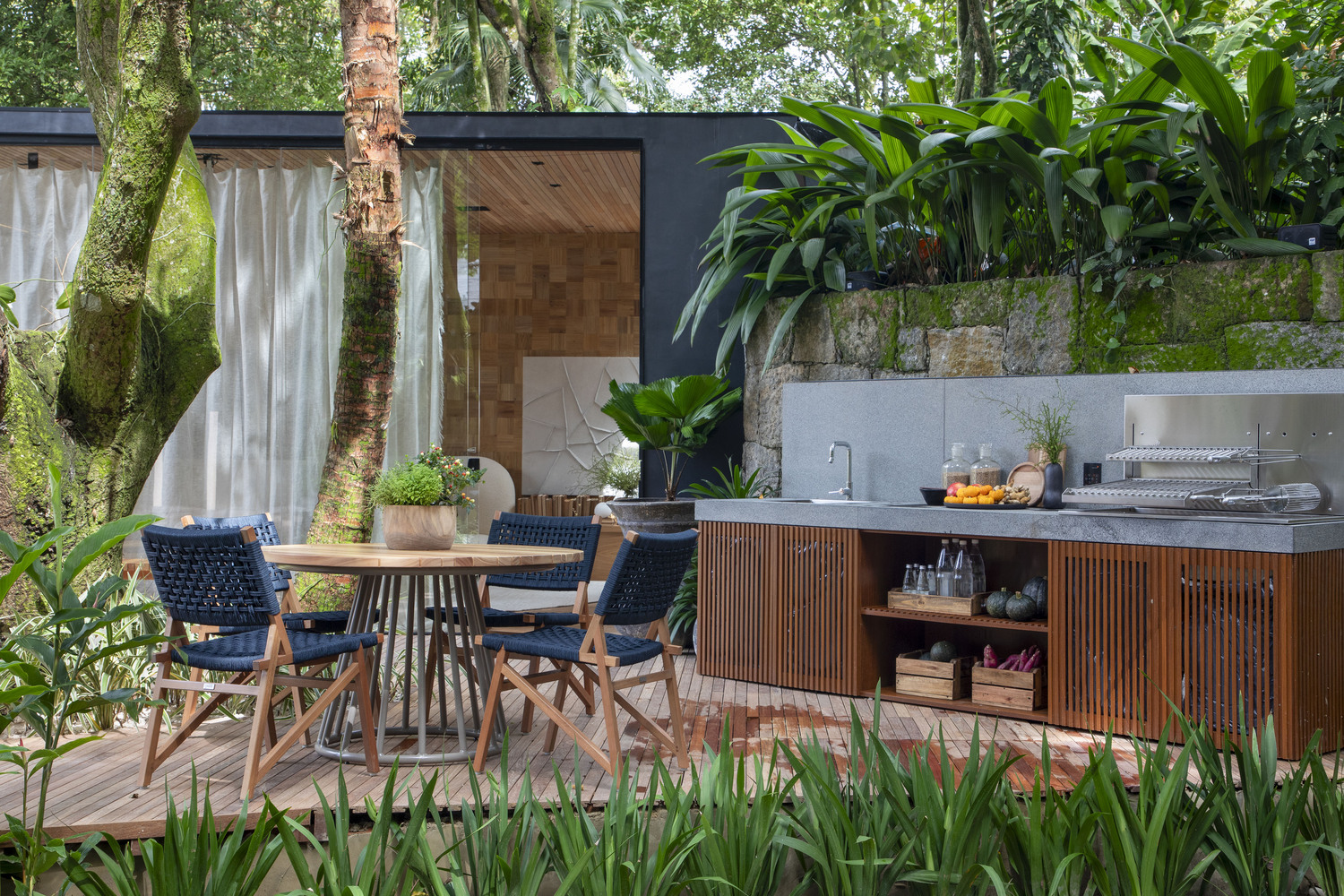 湖避难所丨Leila Dionizios-28