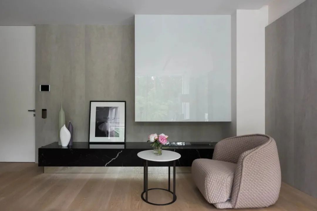 莫斯科郊区别墅，极简美学与自然融合的典范-47