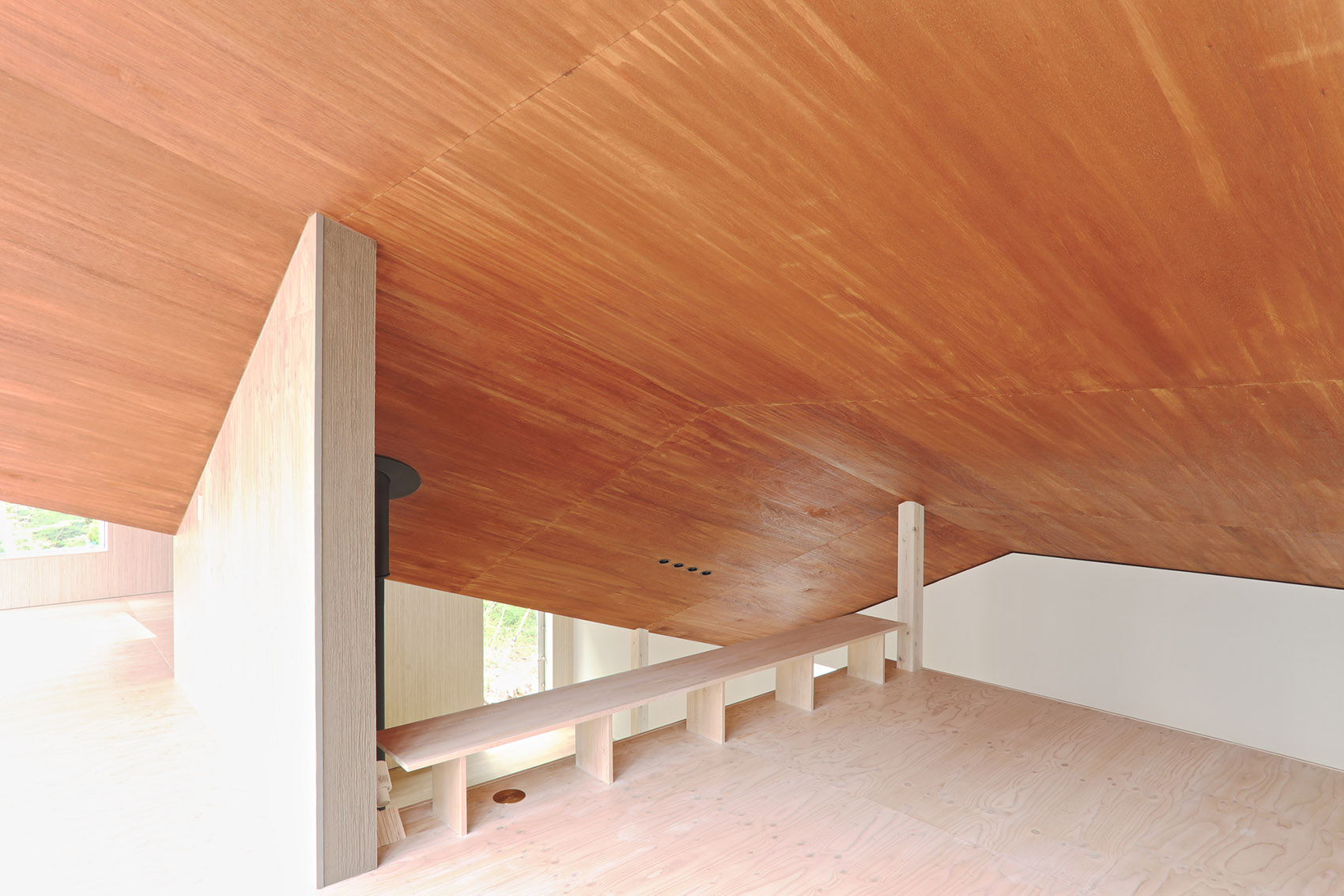 富士山上的折顶屋,日本 / Hiroki Tominaga – Atelier-16